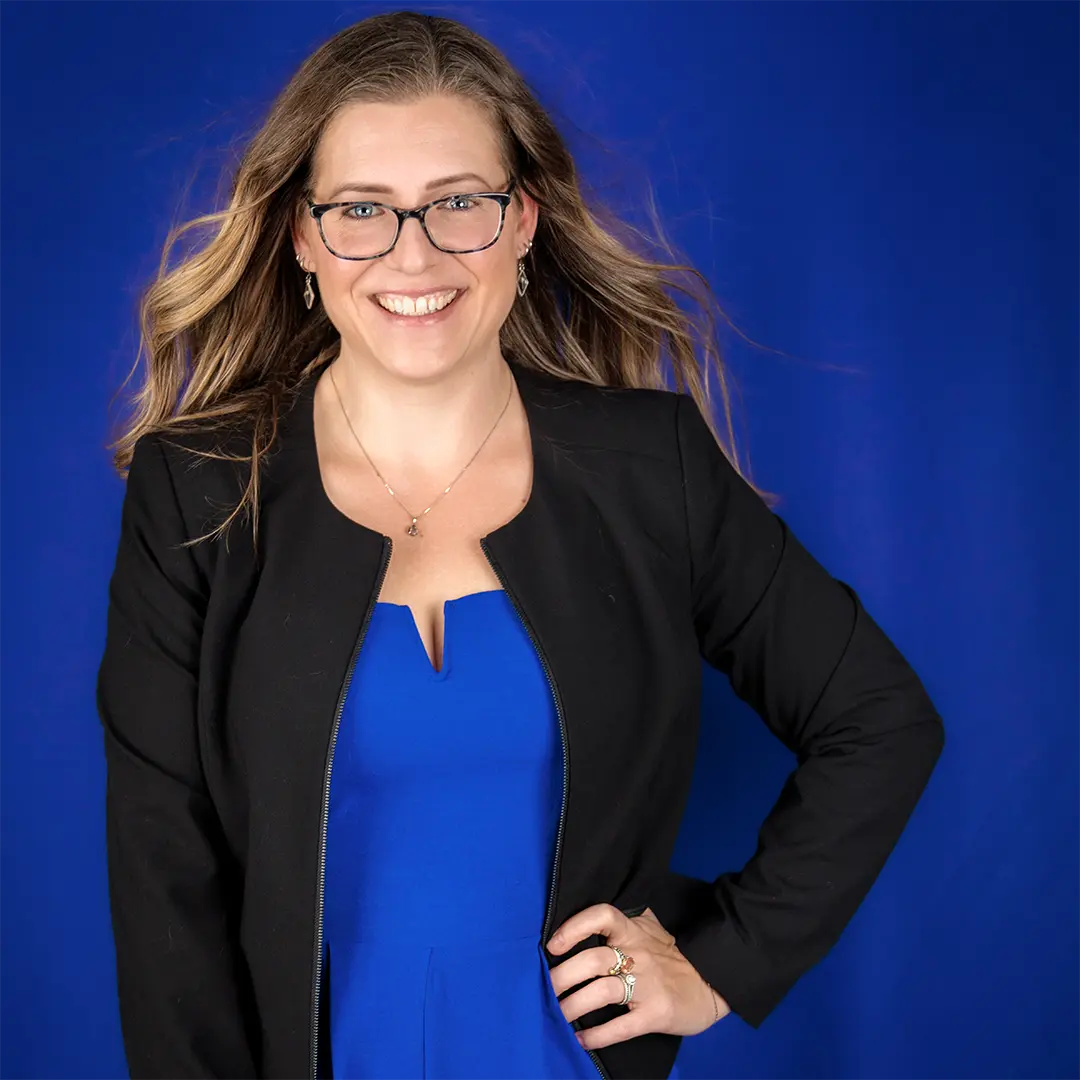 jill bilodeau dark jacket blue bg